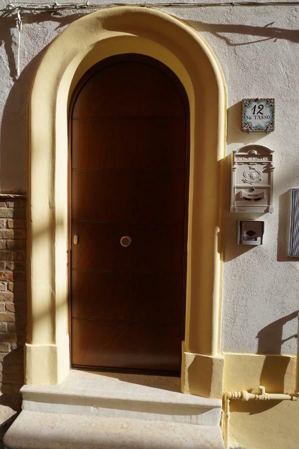 圣贝内代托-德尔特龙托Casa Vacanze Torre Dei Gualtieri别墅 外观 照片